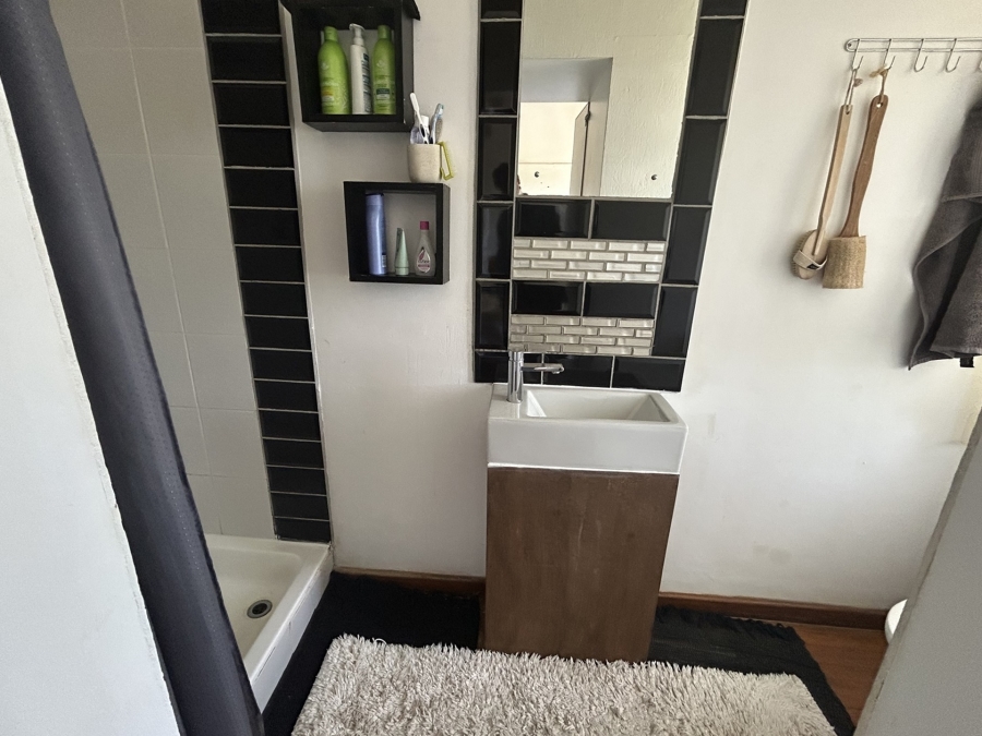 6 Bedroom Property for Sale in Napier Western Cape